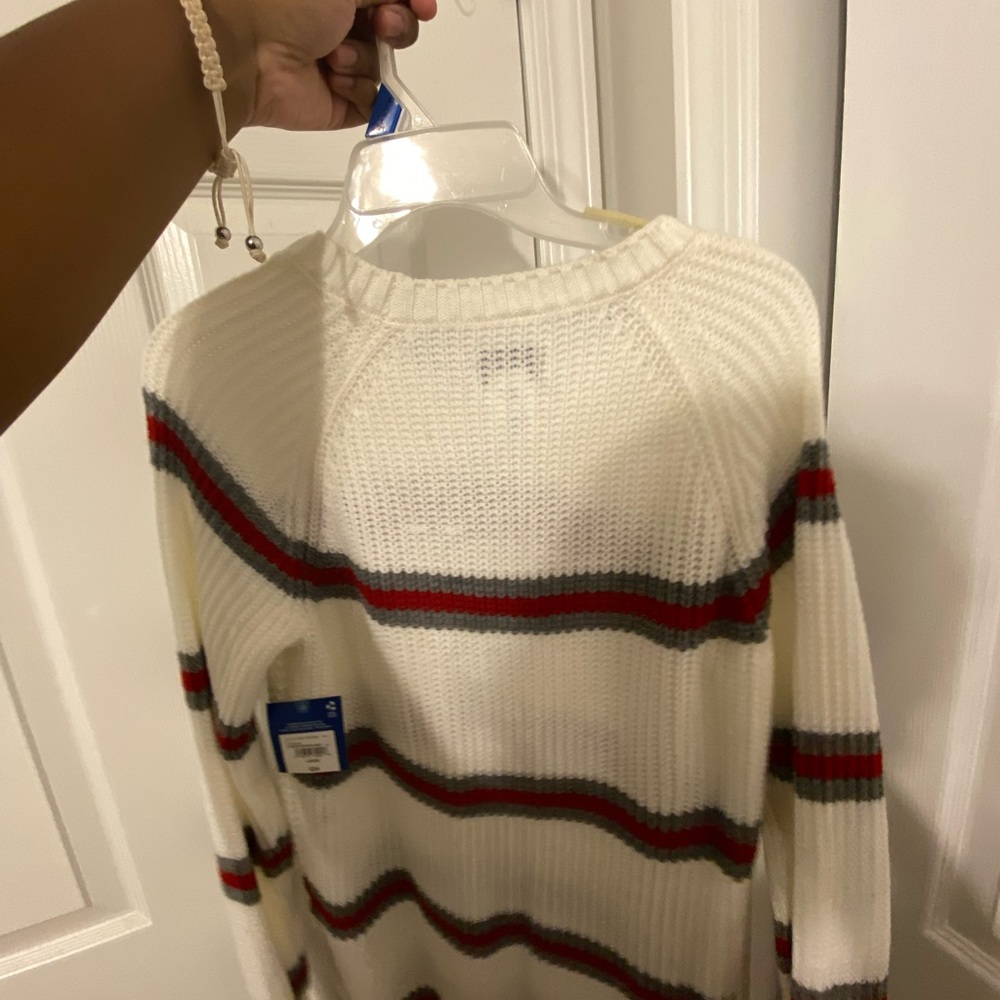 sweater - Picture 2 of 2